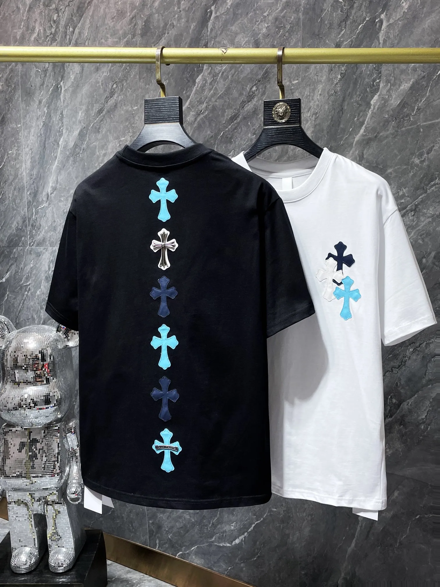P164 New in summer Chrome Hearts 25ss 260g~270g High gram weight, environmentally friendly and high-quality top-grade fabric Chrome Hearts Heavy Industry color leather cross contrasting short sleeves Counter synchronization 1:1 replica version Recommended color: white black Size: S, M, L, XL